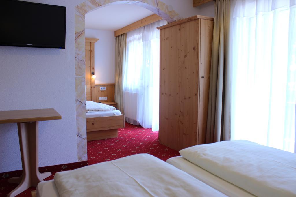 Hotel Restaurant Thurner Zams Pokoj fotografie