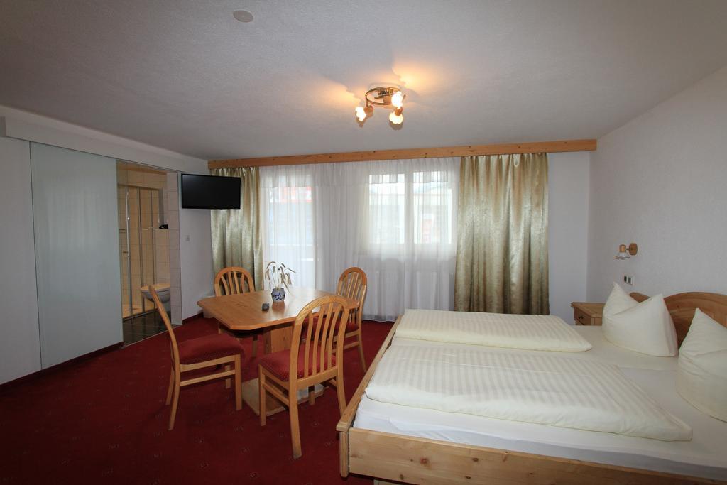 Hotel Restaurant Thurner Zams Pokoj fotografie