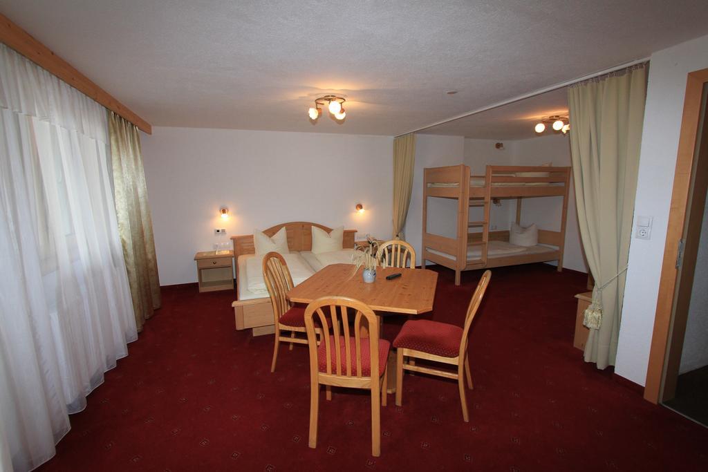 Hotel Restaurant Thurner Zams Pokoj fotografie